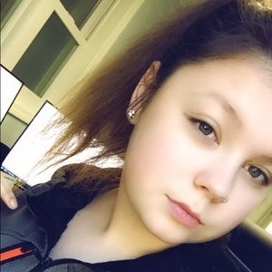 Meet your Posher, Casie